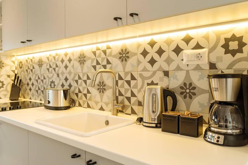 Sunny 2Br Flat - Old Town View Apartment Bucureşti Exterior foto