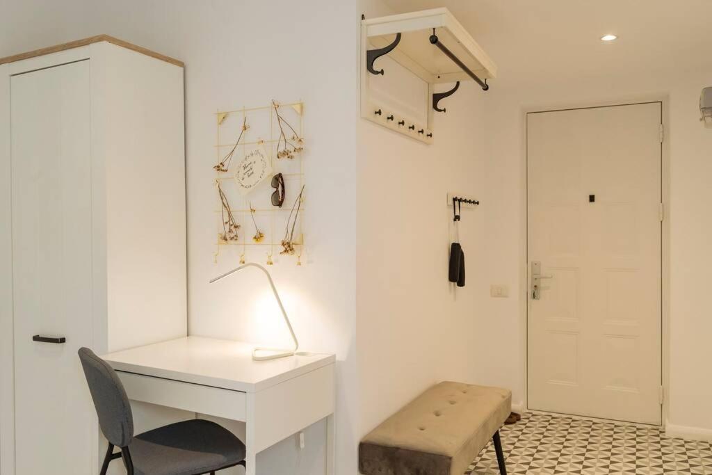 Sunny 2Br Flat - Old Town View Apartment Bucureşti Exterior foto