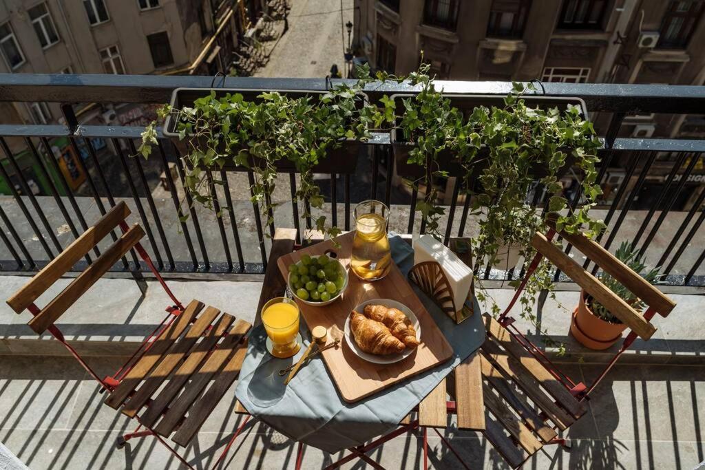 Sunny 2Br Flat - Old Town View Apartment Bucureşti Exterior foto